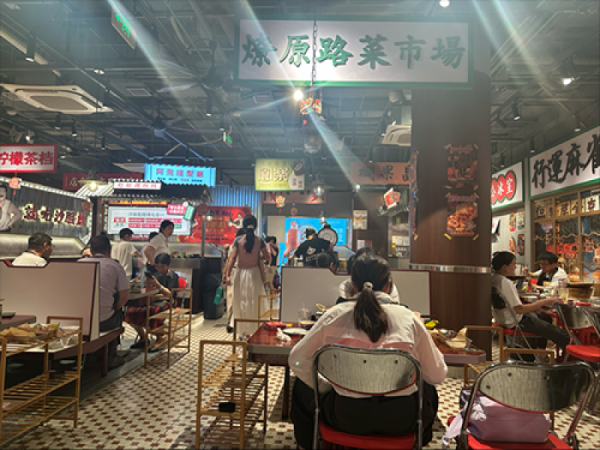 华楚新起点 银行拼“促消费 ”，信用卡、消费贷“直达”长尾人群